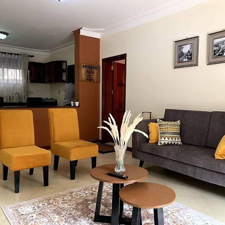 Cozy 2-Bedroom Apartment Within City Limits. 坎帕拉 外观 照片