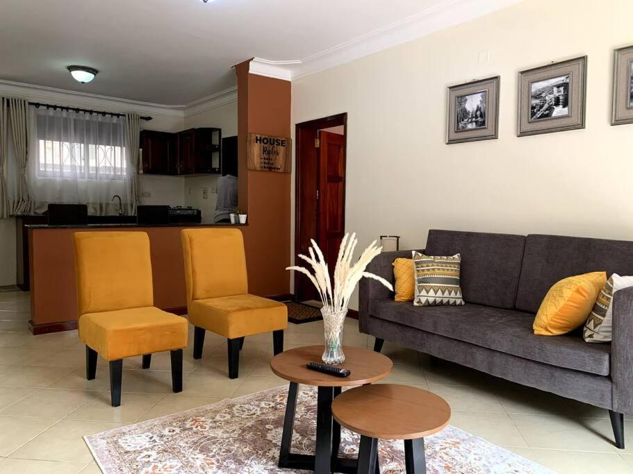 Cozy 2-Bedroom Apartment Within City Limits. 坎帕拉 外观 照片