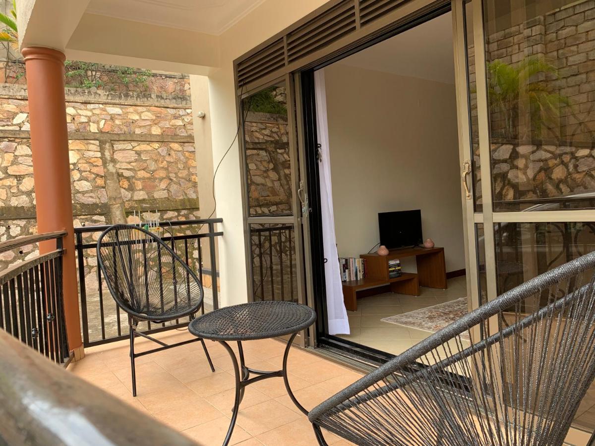 Cozy 2-Bedroom Apartment Within City Limits. 坎帕拉 外观 照片